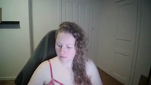 Girlnina-1995 online show from 02/24/25, 09:10