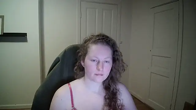 Girlnina-1995 online show from 02/24/25, 09:41