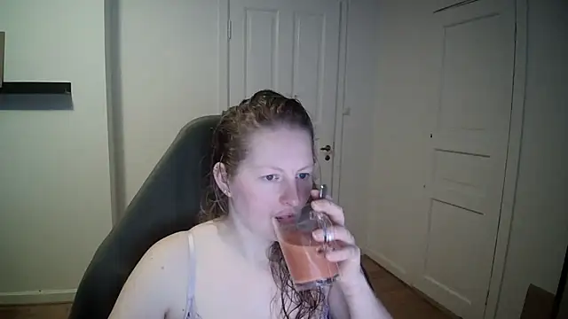 Girlnina-1995 online show from 02/27/25, 09:43