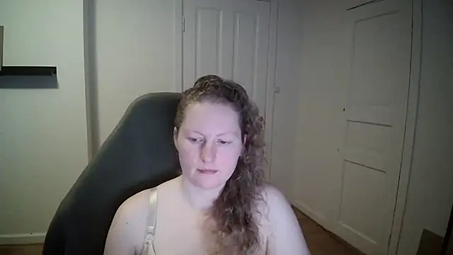 Girlnina-1995 online show from 02/28/25, 12:09