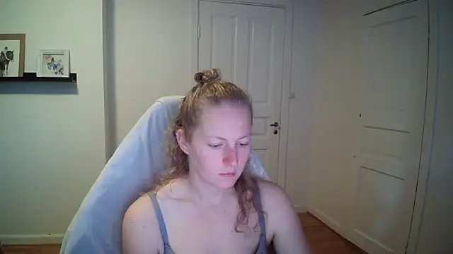 Girlnina-1995 online show from 09/30/25, 09:14