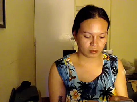 Snapshot of afilipinainLA chatting on 12/11/24, 06:47 afilipinainLA online show from 12/11/24, 06:47