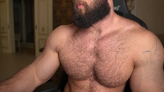 Snapshot of mike0xx chatting on 10/03/25, 06:27 mike0xx online show from 10/03/25, 06:27