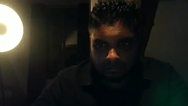 Snapshot of Bandusrilankasexymen chatting on 01/03/25, 06:03 Bandusrilankasexymen online show from 01/03/25, 06:03
