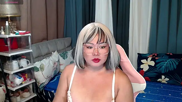 Snapshot of MagnificatMistress chatting on 12/08/24, 09:02 MagnificatMistress online show from 12/08/24, 09:02