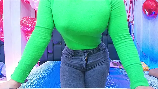 Snapshot of _carolina_fox chatting on 02/14/25, 03:11 carolina fox online show from 02/14/25, 03:11