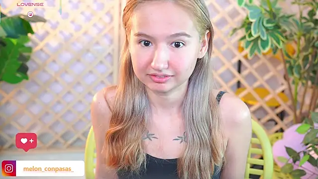 Snapshot of Pinkie_Princes chatting on 10/20/25, 03:51 Pinkie Princes online show from 10/20/25, 03:51