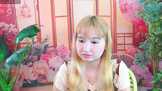 Snapshot of Pinkie_Princes chatting on 11/04/25, 07:13 Pinkie Princes online show from 11/04/25, 07:13