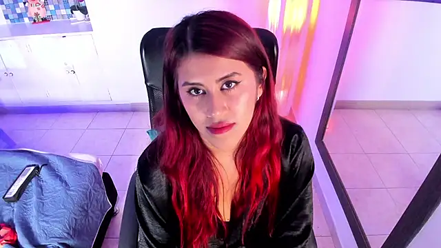Snapshot of Karlagonzales_ chatting on 02/07/25, 01:04 Karlagonzales online show from 02/07/25, 01:04