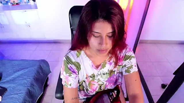 Snapshot of Karlagonzales_ chatting on 02/07/25, 06:45 Karlagonzales online show from 02/07/25, 06:45