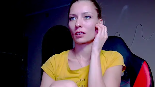 karo123421 online show from 10/14/25, 04:08