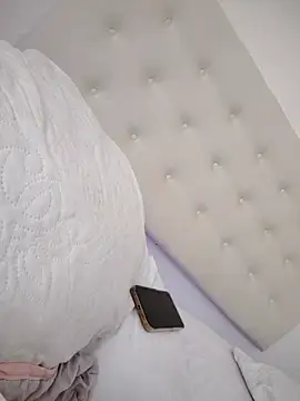 Leaberry online show from 10/18/25, 04:41