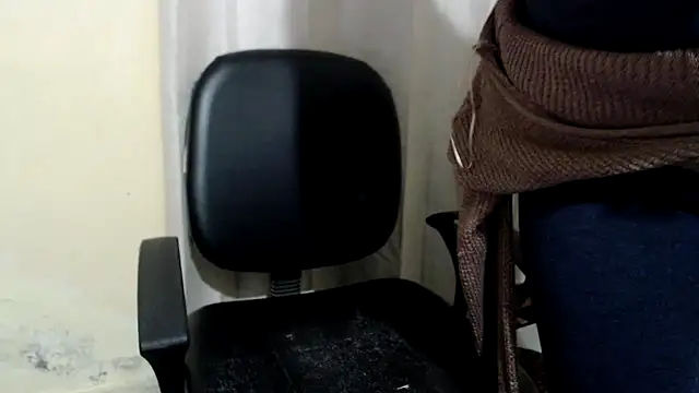 Snapshot of HOT_CHILLY chatting on 02/25/25, 11:19 HOT CHILLY online show from 02/25/25, 11:19