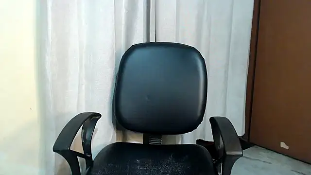 Snapshot of HOT_CHILLY chatting on 03/04/25, 07:51 HOT CHILLY online show from 03/04/25, 07:51
