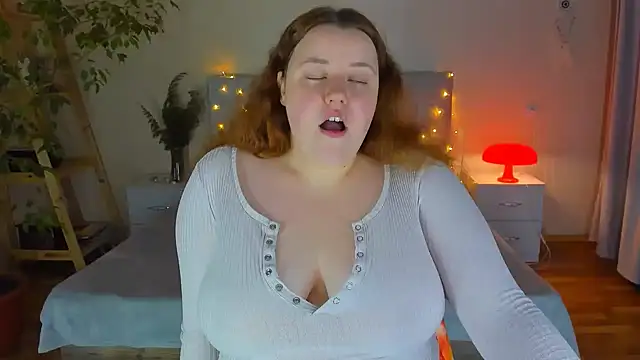 PolinaSalvatore online show from 10/31/25, 05:03