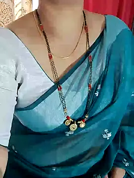 Snapshot of Indian_desi_wife chatting on 12/08/24, 03:32 Indian desi wife online show from 12/08/24, 03:32