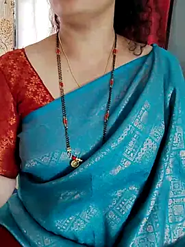Snapshot of Indian_desi_wife chatting on 12/13/24, 06:53 Indian desi wife online show from 12/13/24, 06:53