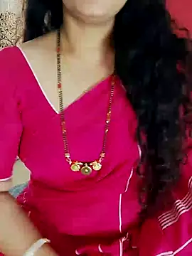 Snapshot of Indian_desi_wife chatting on 12/14/24, 04:12 Indian desi wife online show from 12/14/24, 04:12