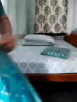 Snapshot of Indian_desi_wife chatting on 12/16/24, 05:22 Indian desi wife online show from 12/16/24, 05:22