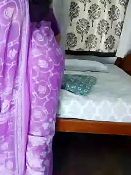 Snapshot of Indian_desi_wife chatting on 12/18/24, 05:42 Indian desi wife online show from 12/18/24, 05:42