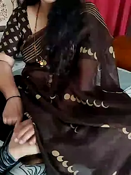Snapshot of Indian_desi_wife chatting on 12/26/24, 03:06 Indian desi wife online show from 12/26/24, 03:06