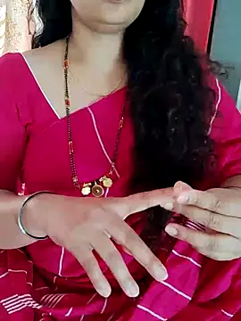 Snapshot of Indian_desi_wife chatting on 12/30/24, 05:26 Indian desi wife online show from 12/30/24, 05:26