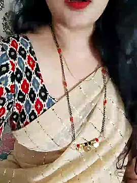 Snapshot of Indian_desi_wife chatting on 12/31/24, 03:42 Indian desi wife online show from 12/31/24, 03:42