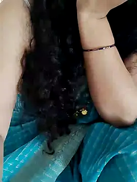 Snapshot of Indian_desi_wife chatting on 01/15/25, 05:40 Indian desi wife online show from 01/15/25, 05:40