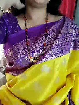 Snapshot of Indian_desi_wife chatting on 01/24/25, 05:21 Indian desi wife online show from 01/24/25, 05:21