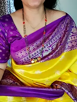 Snapshot of Indian_desi_wife chatting on 02/28/25, 02:09 Indian desi wife online show from 02/28/25, 02:09