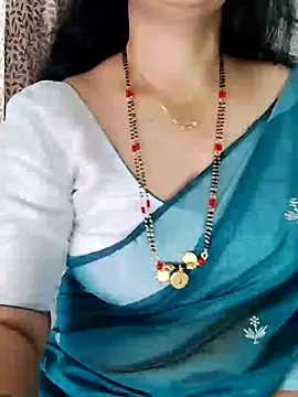 Snapshot of Indian_desi_wife chatting on 03/20/25, 03:13 Indian desi wife online show from 03/20/25, 03:13