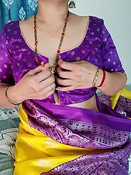 Snapshot of Indian_desi_wife chatting on 09/09/25, 02:22 Indian desi wife online show from 09/09/25, 02:22