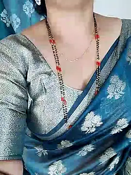 Snapshot of Indian_desi_wife chatting on 09/15/25, 02:22 Indian desi wife online show from 09/15/25, 02:22