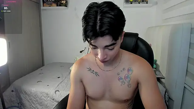 santy7v7 online show from 11/18/25, 03:05