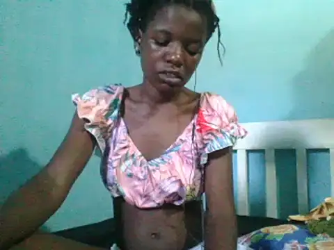 sweetchic  online show from 03/05/25, 08:21