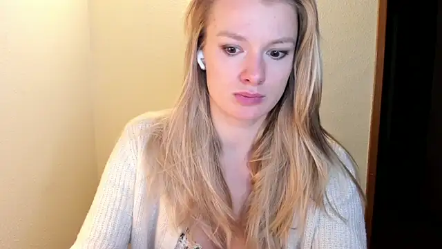 Annloveyou online show from 12/18/24, 09:18