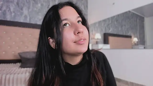 Lia sarahi online show from 11/13/25, 11:42