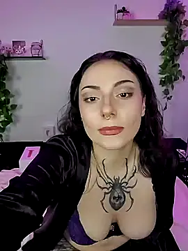 Snapshot of Moxxxie chatting on 12/05/24, 05:17 Moxxxie online show from 12/05/24, 05:17