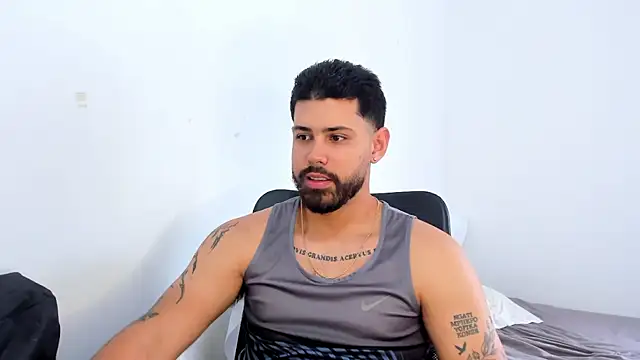 Justyn Torres online show from 10/29/25, 01:46