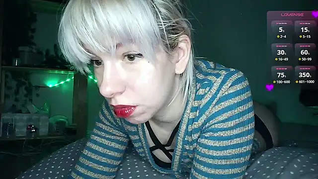 Snapshot of cruellagoth666 chatting on 02/17/25, 07:21 cruellagoth666 online show from 02/17/25, 07:21