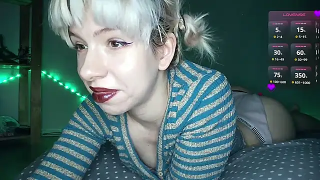 Snapshot of cruellagoth666 chatting on 03/04/25, 05:45 cruellagoth666 online show from 03/04/25, 05:45