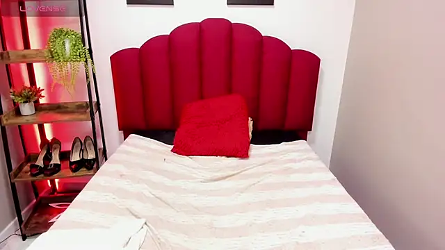 Ashleyyrobert online show from 12/13/24, 06:27