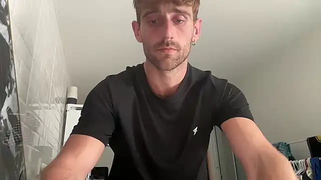 Snapshot of lukegunn chatting on 01/03/25, 02:54 lukegunn online show from 01/03/25, 02:54