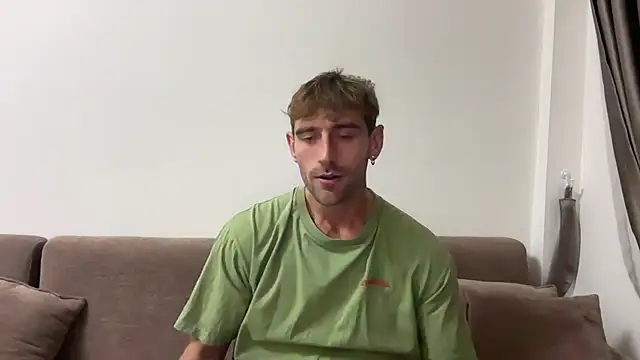 Snapshot of lukegunn chatting on 02/01/25, 01:55 lukegunn online show from 02/01/25, 01:55