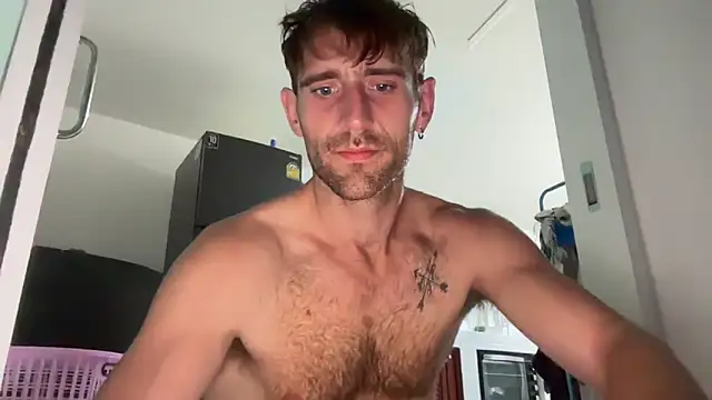 Snapshot of lukegunn chatting on 02/21/25, 11:21 lukegunn online show from 02/21/25, 11:21