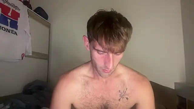 Snapshot of lukegunn chatting on 02/26/25, 02:04 lukegunn online show from 02/26/25, 02:04