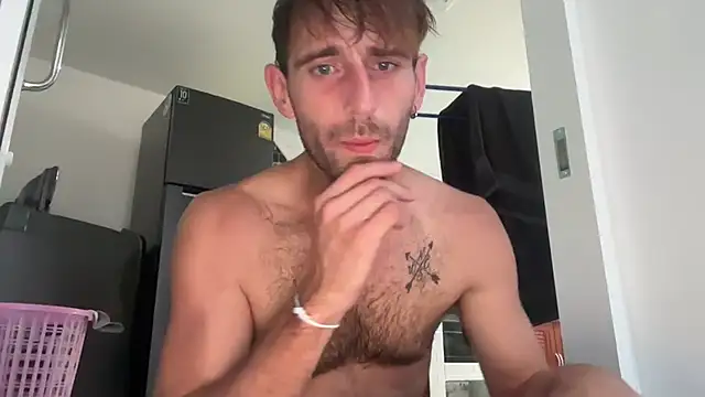 Snapshot of lukegunn chatting on 03/02/25, 11:31 lukegunn online show from 03/02/25, 11:31