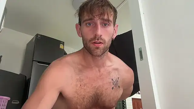 Snapshot of lukegunn chatting on 03/03/25, 11:35 lukegunn online show from 03/03/25, 11:35