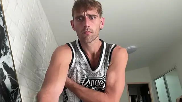 Snapshot of lukegunn chatting on 03/13/25, 03:00 lukegunn online show from 03/13/25, 03:00