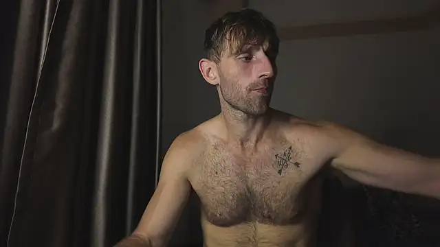 Snapshot of lukegunn chatting on 09/11/25, 02:22 lukegunn online show from 09/11/25, 02:22